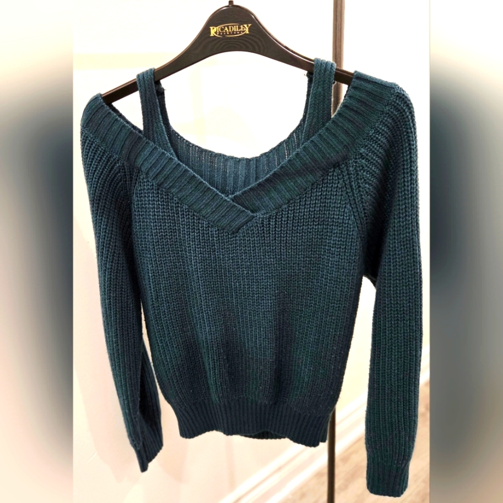 3/55$ - Women's Teal Sweater
